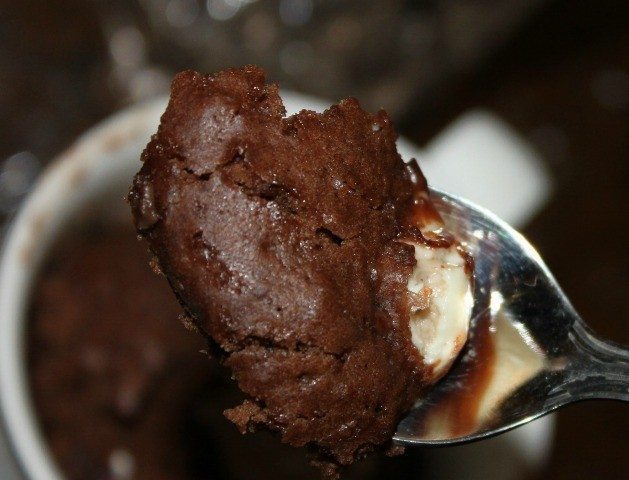 2 minute microwave chocolate mug cake recipe (13)