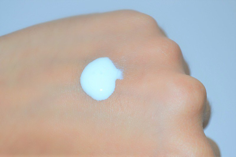 Neutrogena Clear Face Sunscreen Liquid Lotion 4